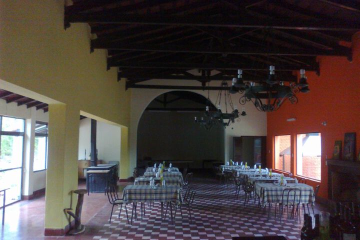 Dining 44 of 112