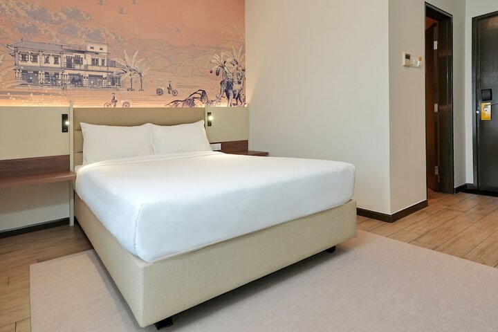 Room 52 of 101