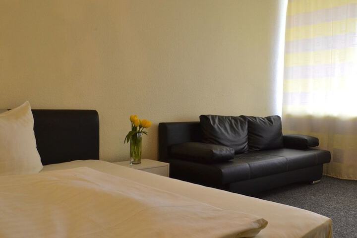 Room 3 of 32
