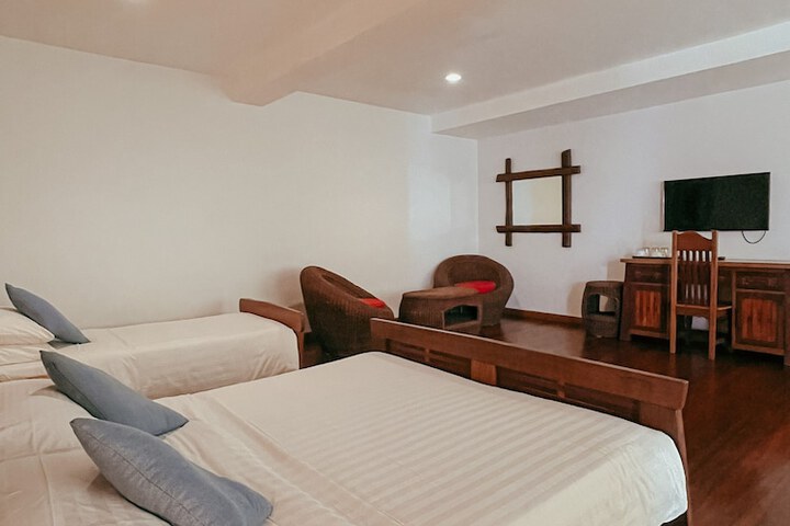 Room 3 of 68