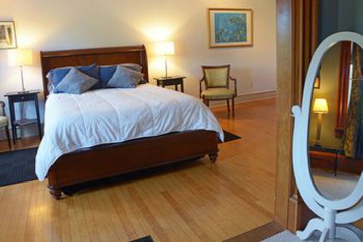 Room 5 of 20