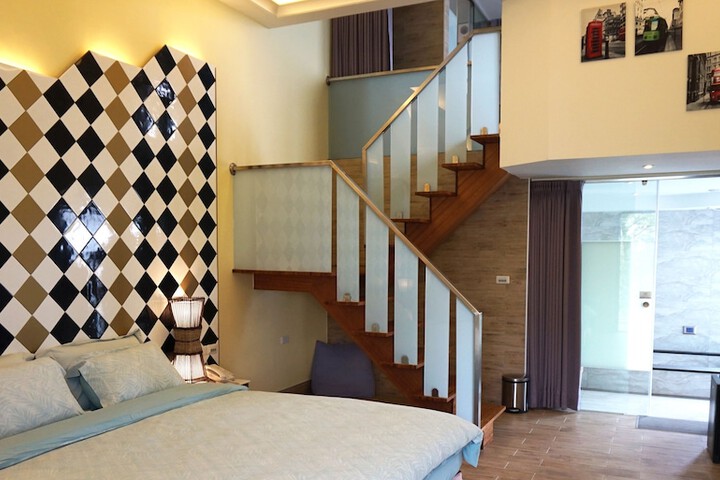 Room 37 of 185