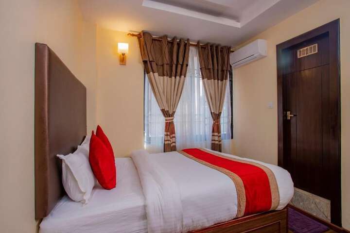 Room 10 of 26