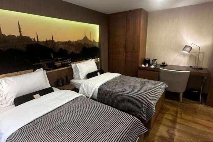 Room 37 of 81