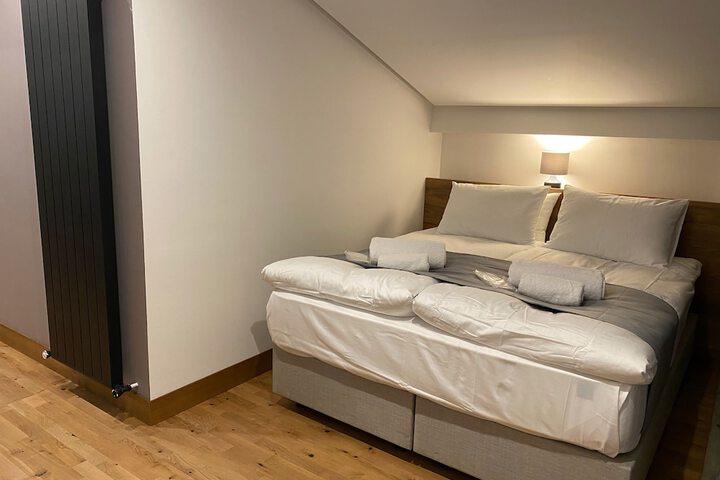 Room 15 of 147