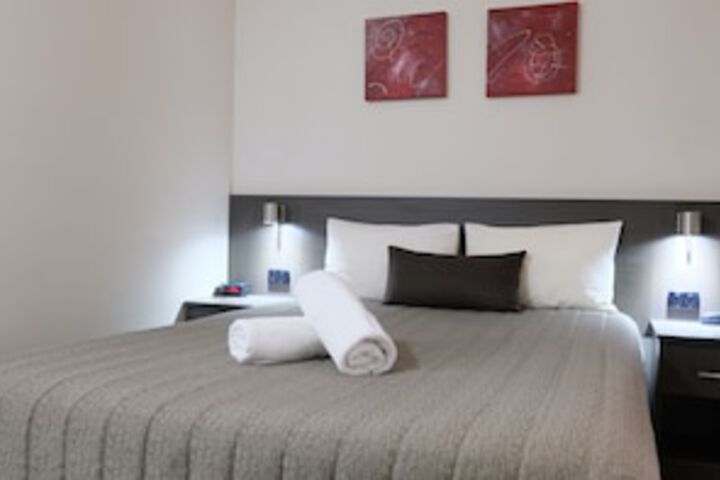 Room 43 of 144