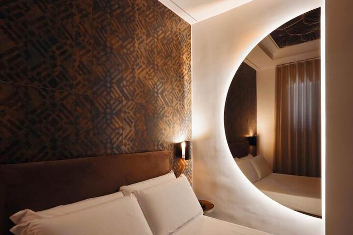 Room 26 of 100