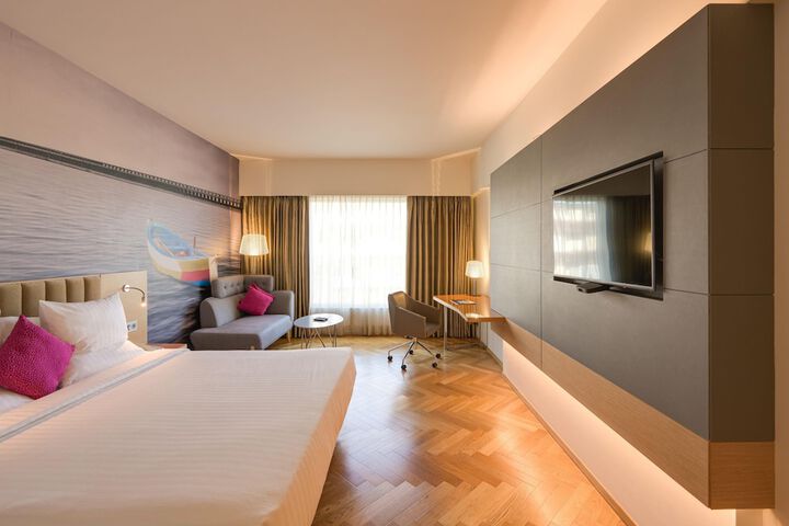 Room 22 of 104