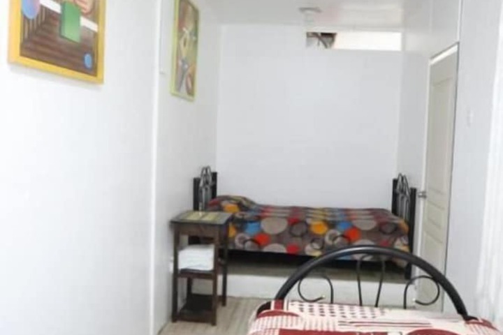 Room 6 of 13