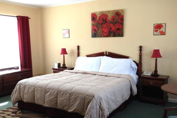 2 Double Beds (9 of 12)