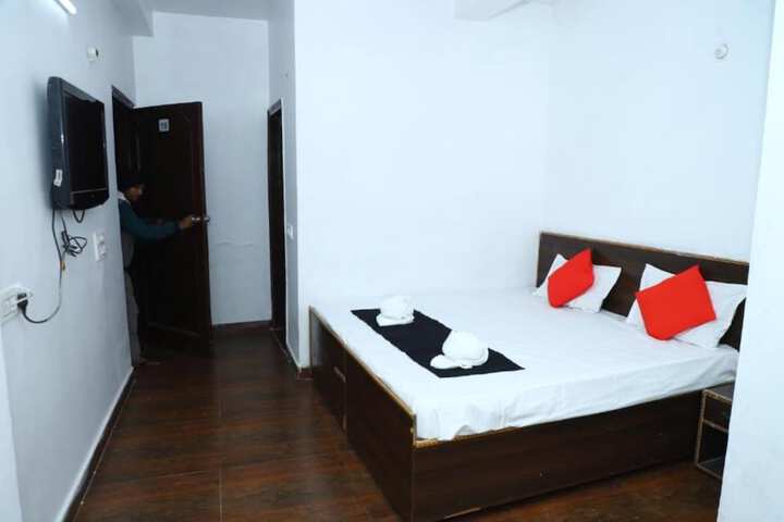 Room 6 of 20