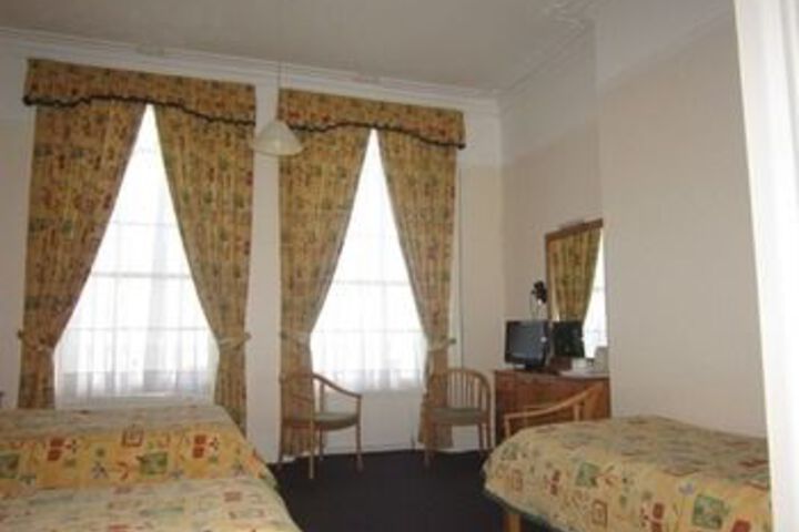Room 6 of 24