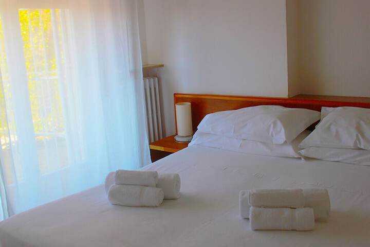 Room 11 of 24