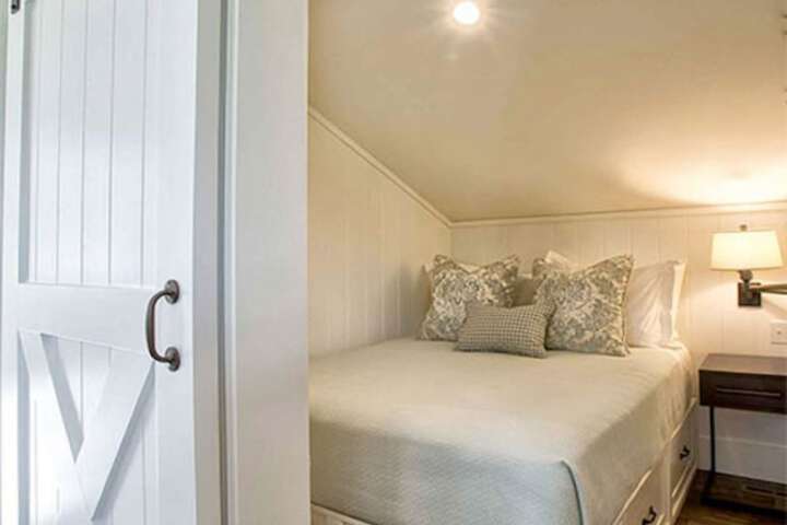 Room 14 of 37
