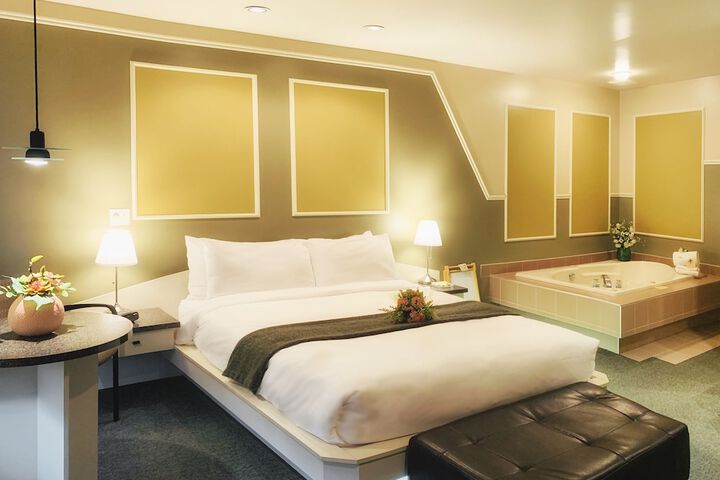 Room 5 of 35