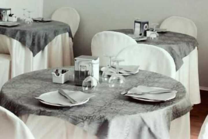 Dining 24 of 48