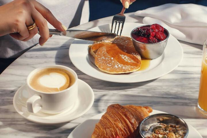 Breakfast/Coffee Service 88 of 115