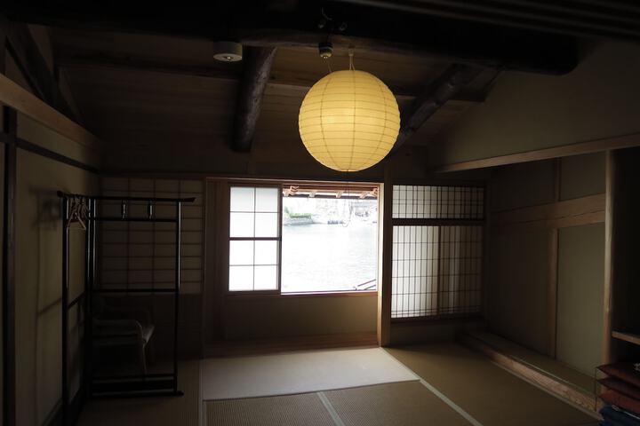 Room 9 of 48