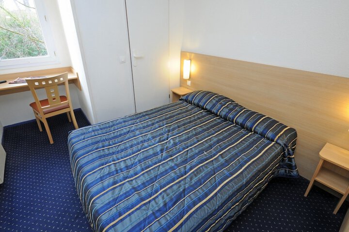 Room 6 of 25