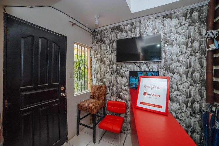 REDDOORZ PLUS at a SANTOS ROAD ANGELES CI
