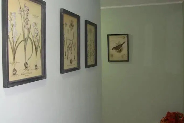 Room 2 of 7