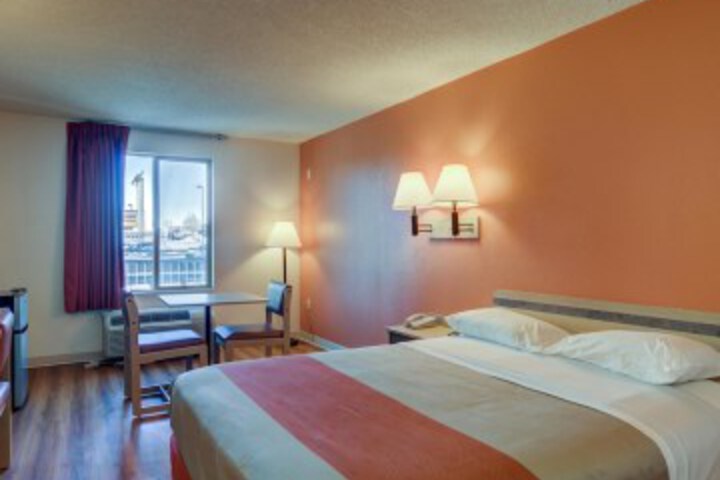Room 15 of 33