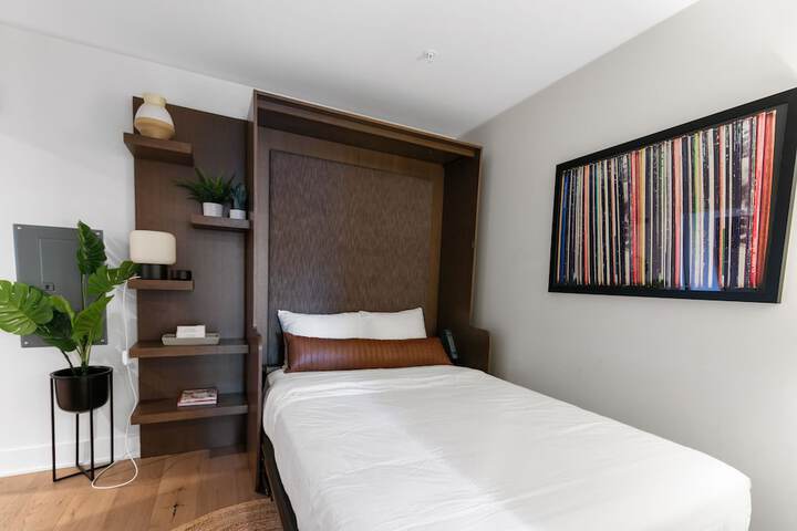 Room 37 of 860