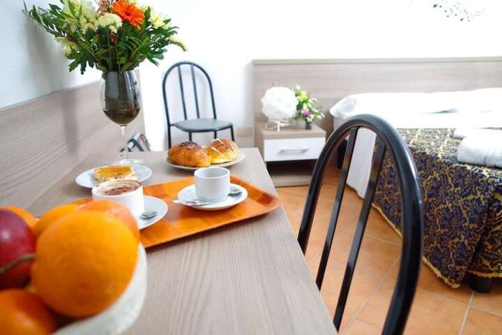 Breakfast/Coffee Service 10 of 12