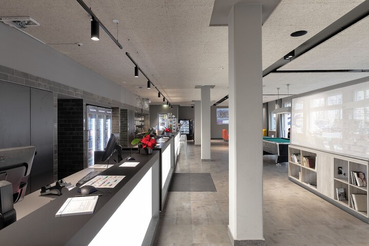 Entrance & Lobby