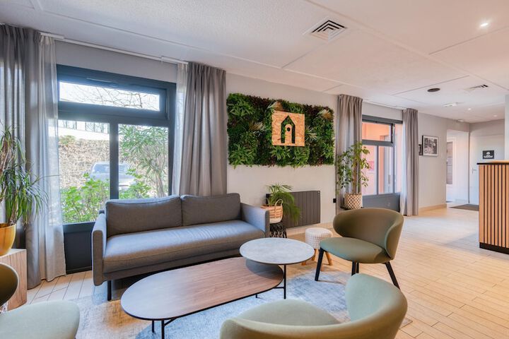 Guest Lobby