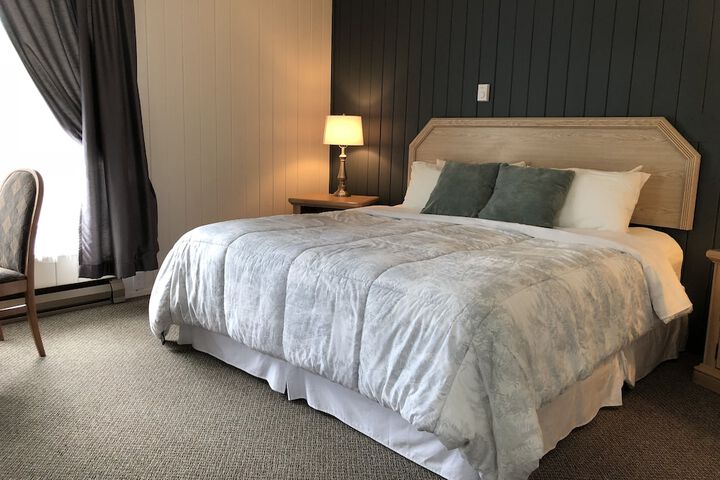 Room 13 of 74