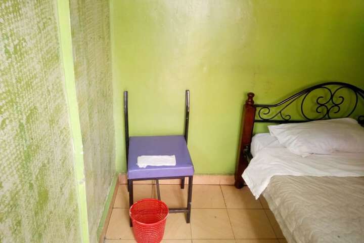 Room 2 of 7