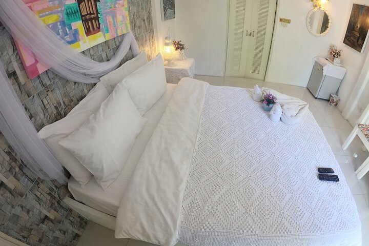 Room 25 of 239