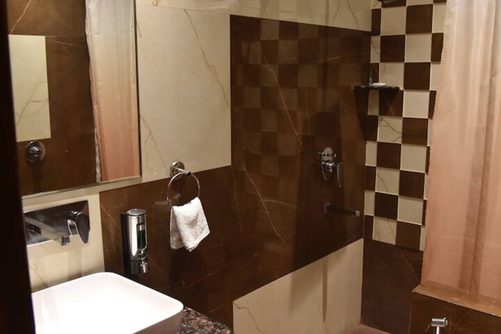 Room 45 of 96