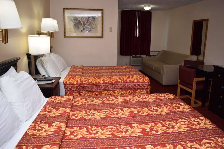 1 Queen Bed (20 of 25)