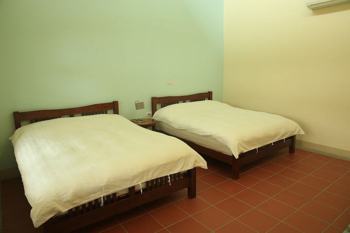 Room 10 of 39