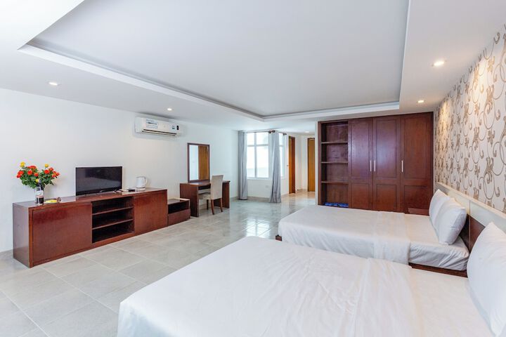 Room 16 of 98