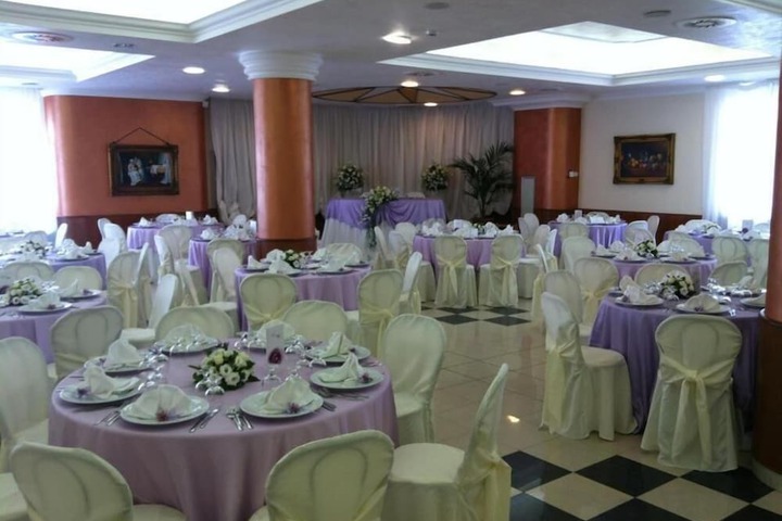 Ballroom/Hall 19 of 23