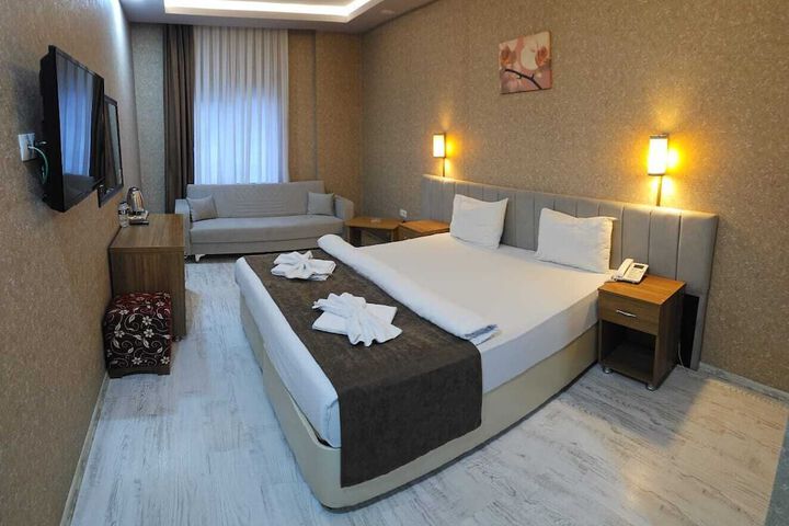 Room 32 of 64