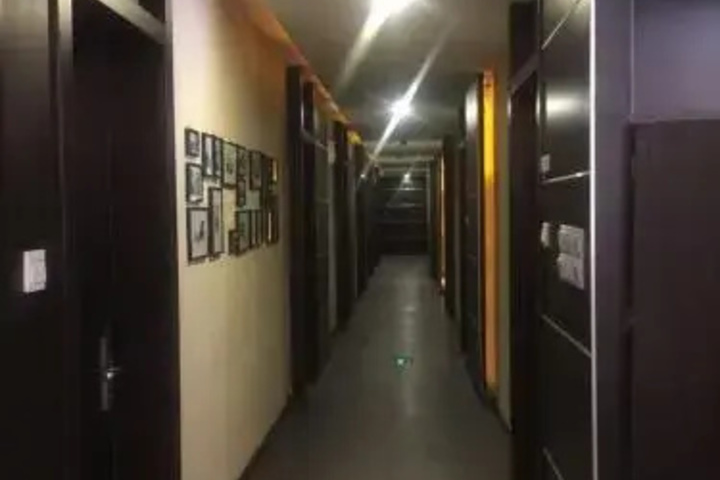 Room 10 of 10
