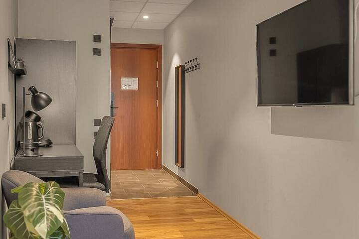 Room 53 of 131