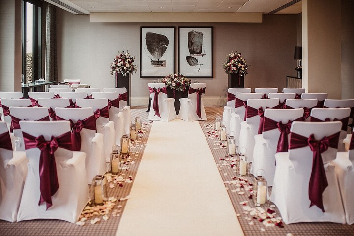 Ballroom/Hall 31 of 37