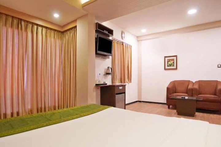 Room 13 of 26