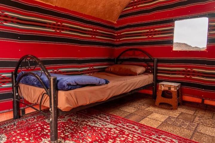 Room 9 of 32