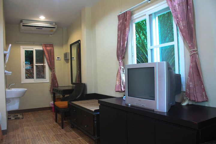 Room 17 of 30