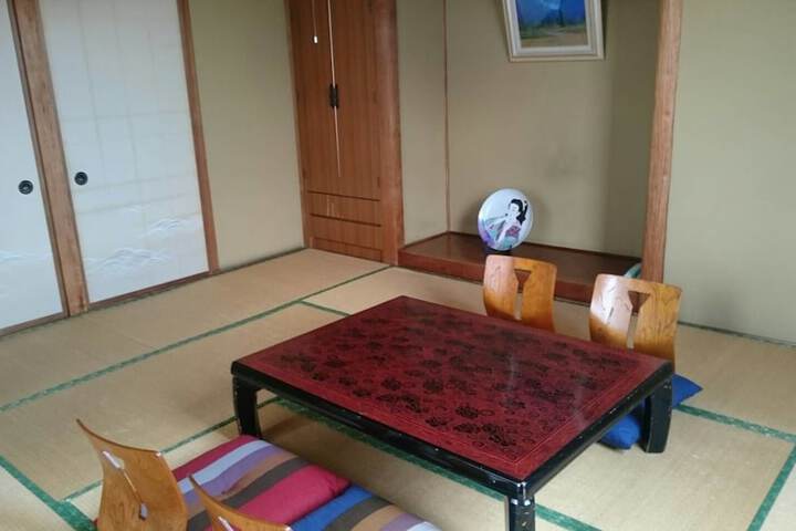 Room 5 of 34