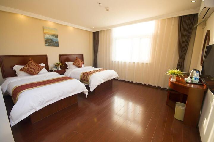 Room 28 of 52