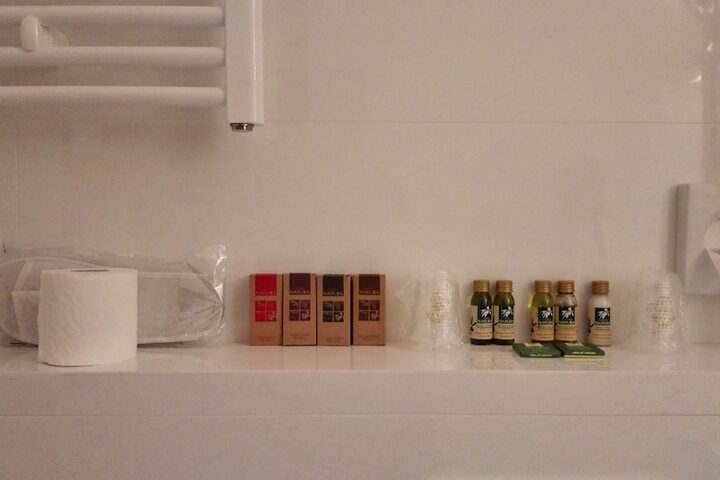 Room 8 of 46