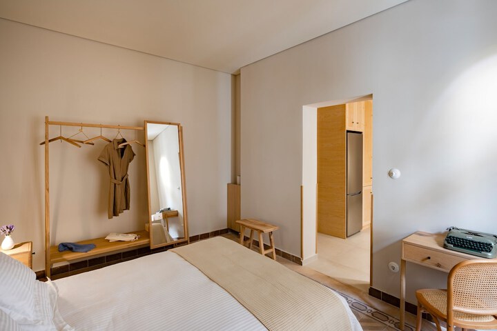 Room 6 of 17