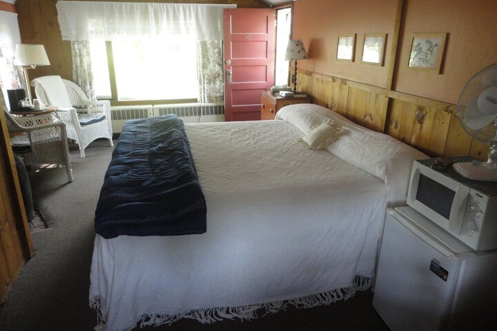 Room 4 of 34